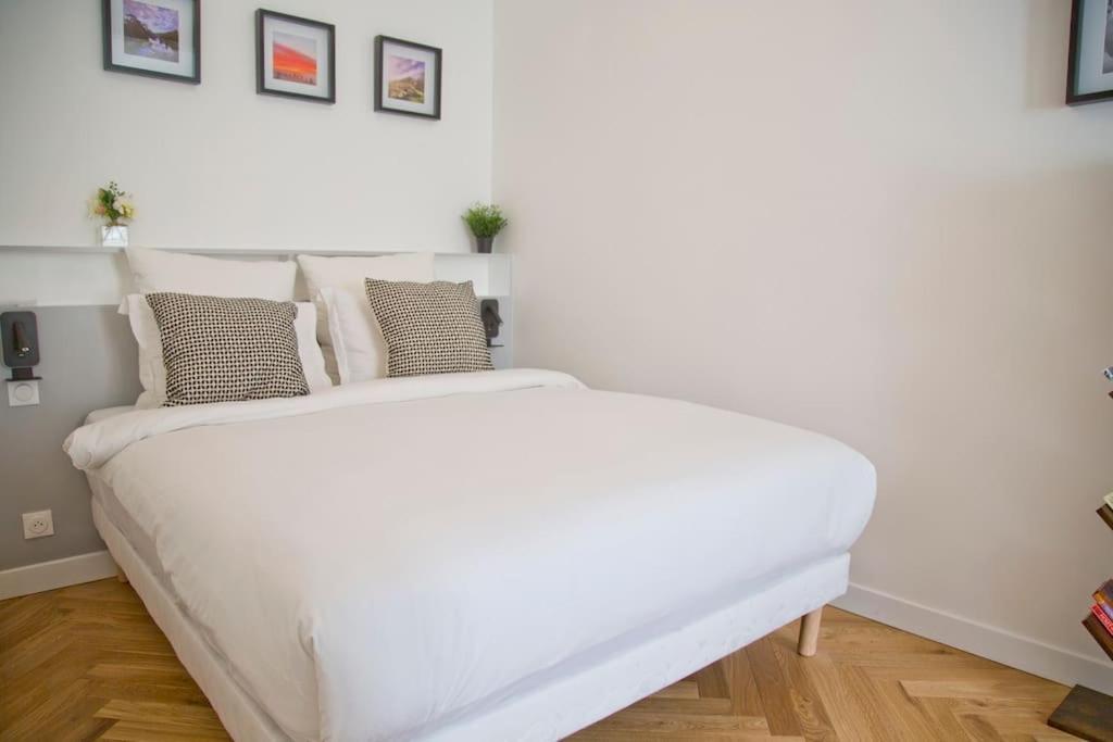 Fully Renovated Historic Apt In Heart Mouffetard Paris Exterior foto