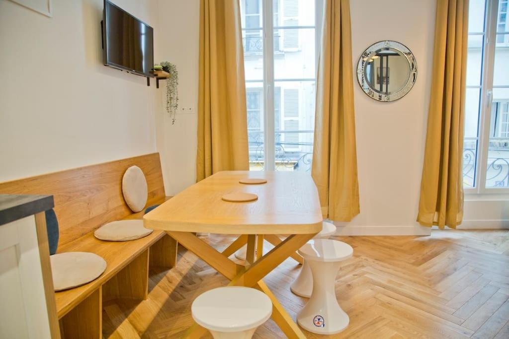 Fully Renovated Historic Apt In Heart Mouffetard Paris Exterior foto
